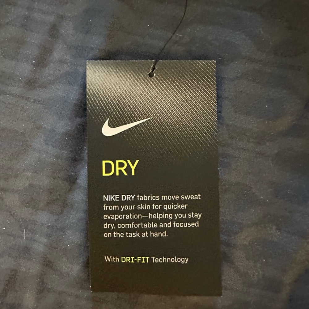 Nike Light Gray & White Patterned Athletic top. N… - image 5